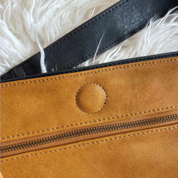 NWT Camel Brown - Charcoal Black Vegan Leather Joy Susan Women's Bag - Picture 8 of 10